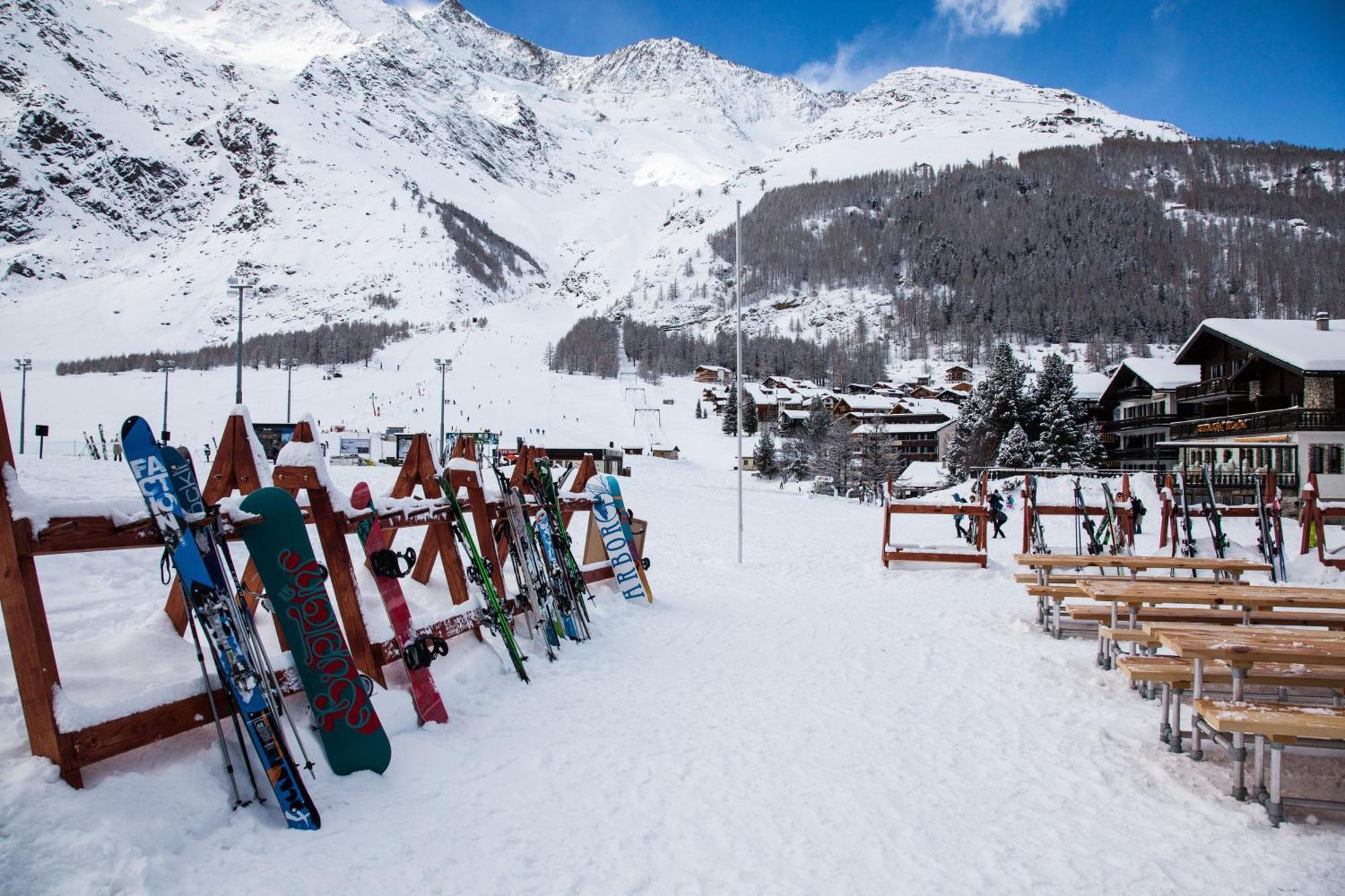 Hotel The Larix Ski-In Ski-Out Saas Fee Exteriör bild