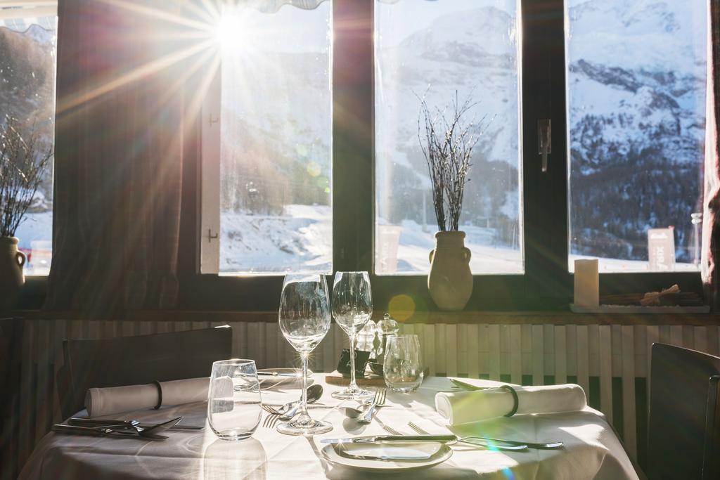 Hotel The Larix Ski-In Ski-Out Saas Fee Exteriör bild